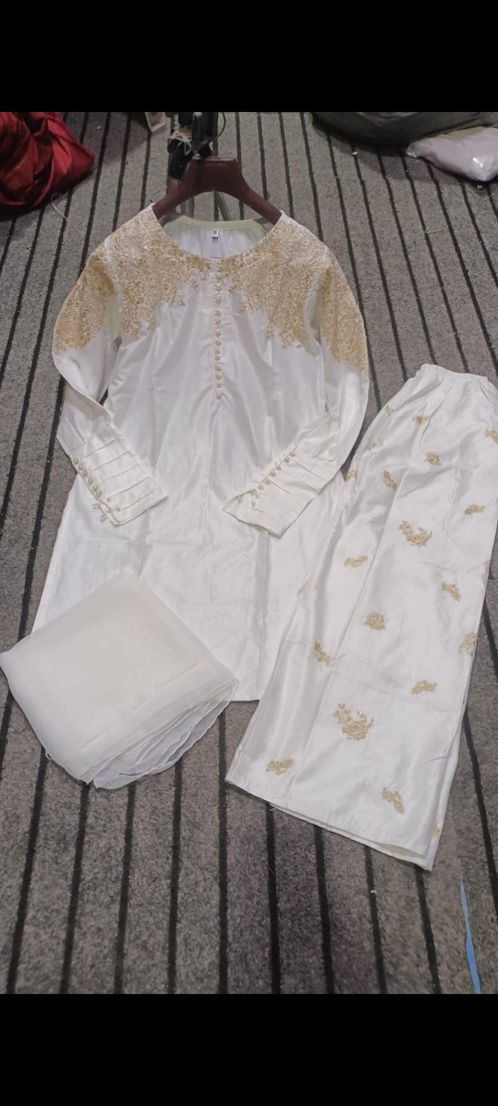 Embroidered linen suit set 3 pcs with chiffon supata